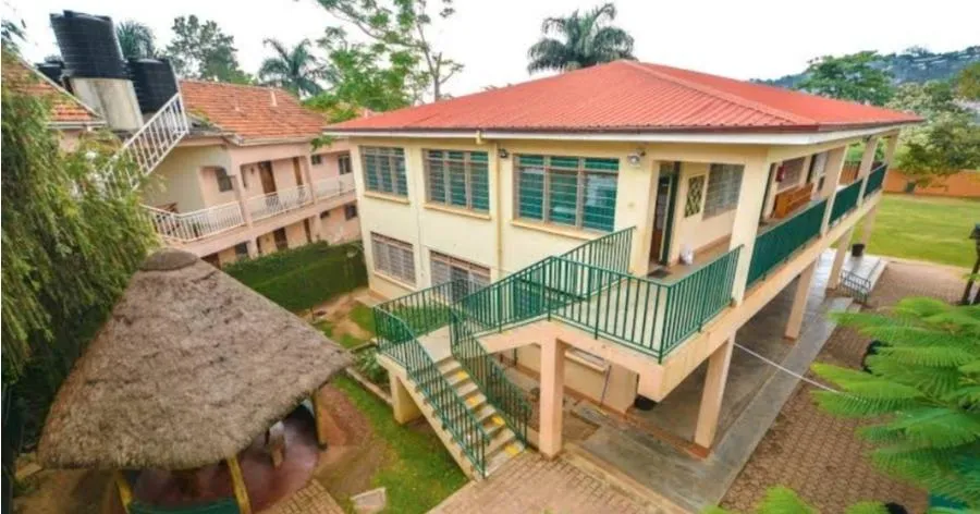 Ambrosoli International School